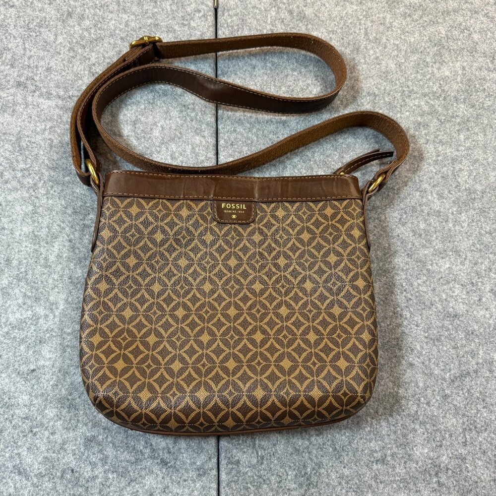 Fossil Women's Handbag Brown Leather Signature Pockets Adjustable Crossbody Bag